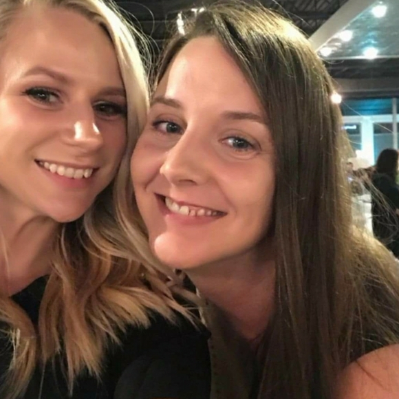 Meet your Posher, Emily - Picture 4 of 5